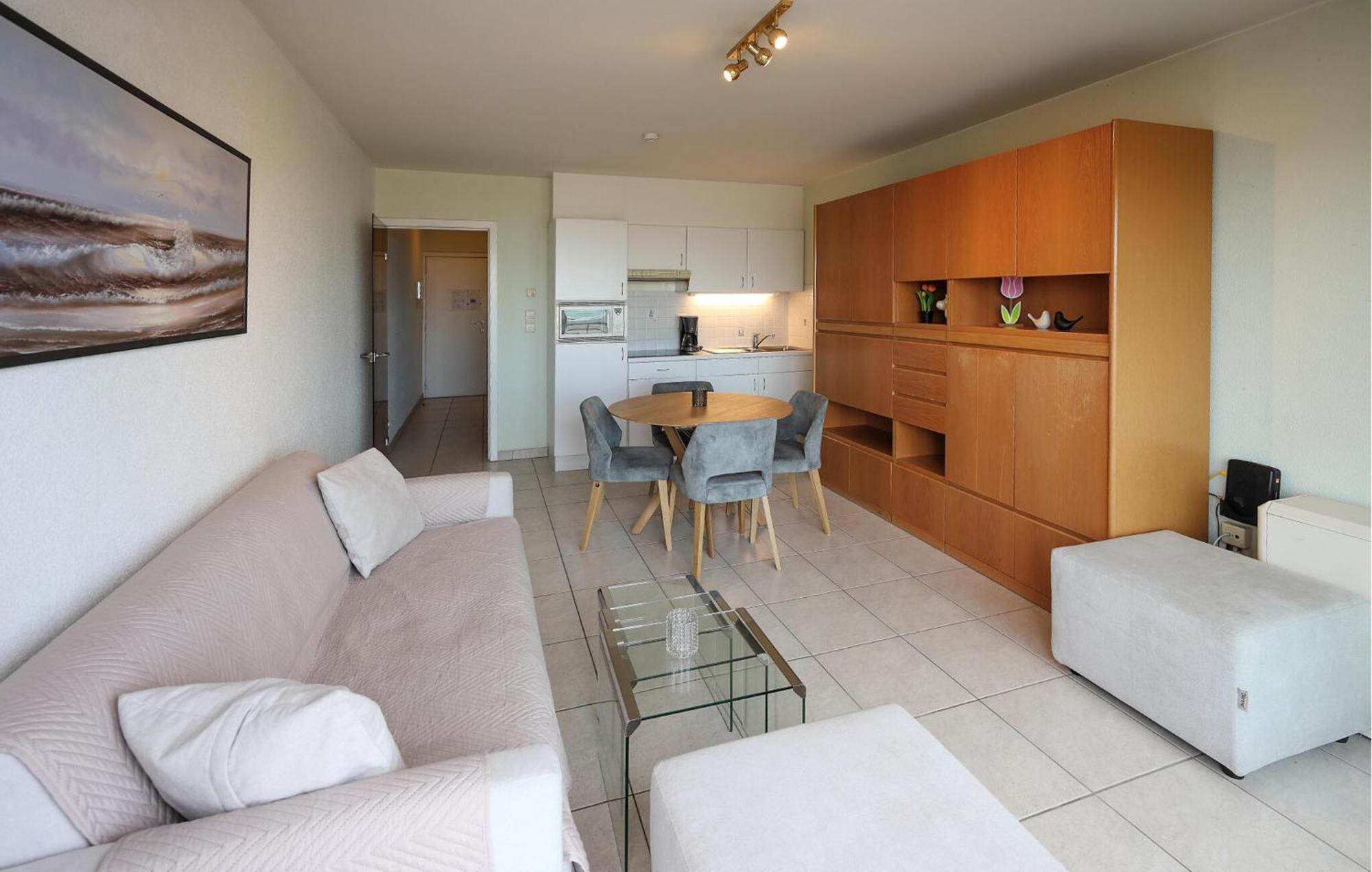 Awesome Apartment In Oostende With House Sea View Exterior photo